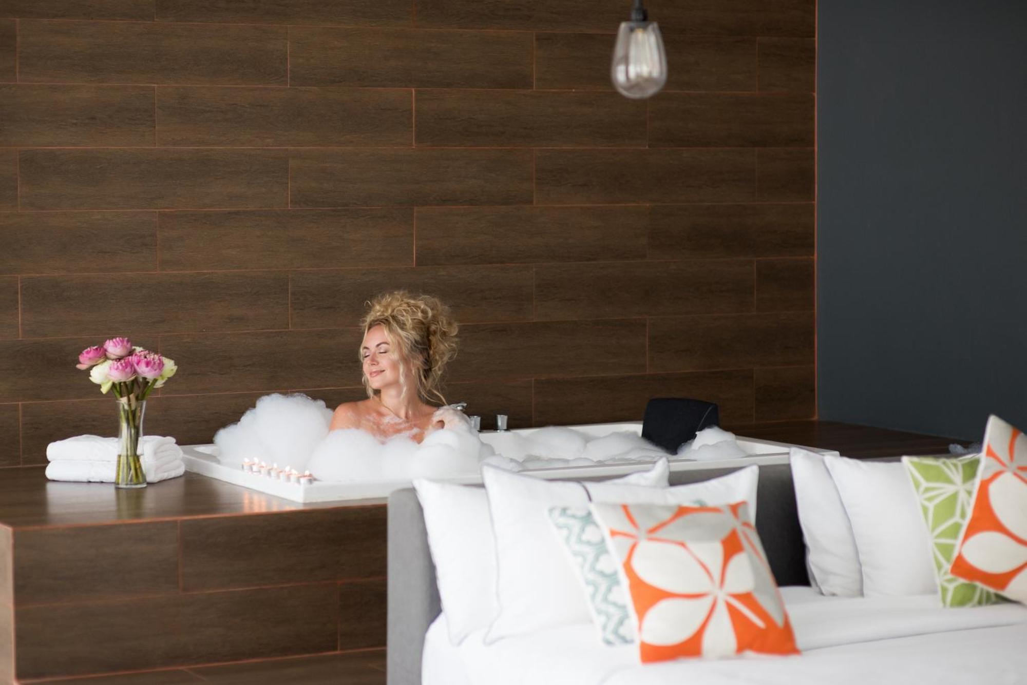 White Boutique Hotel And Residences Сиануквиль Экстерьер фото