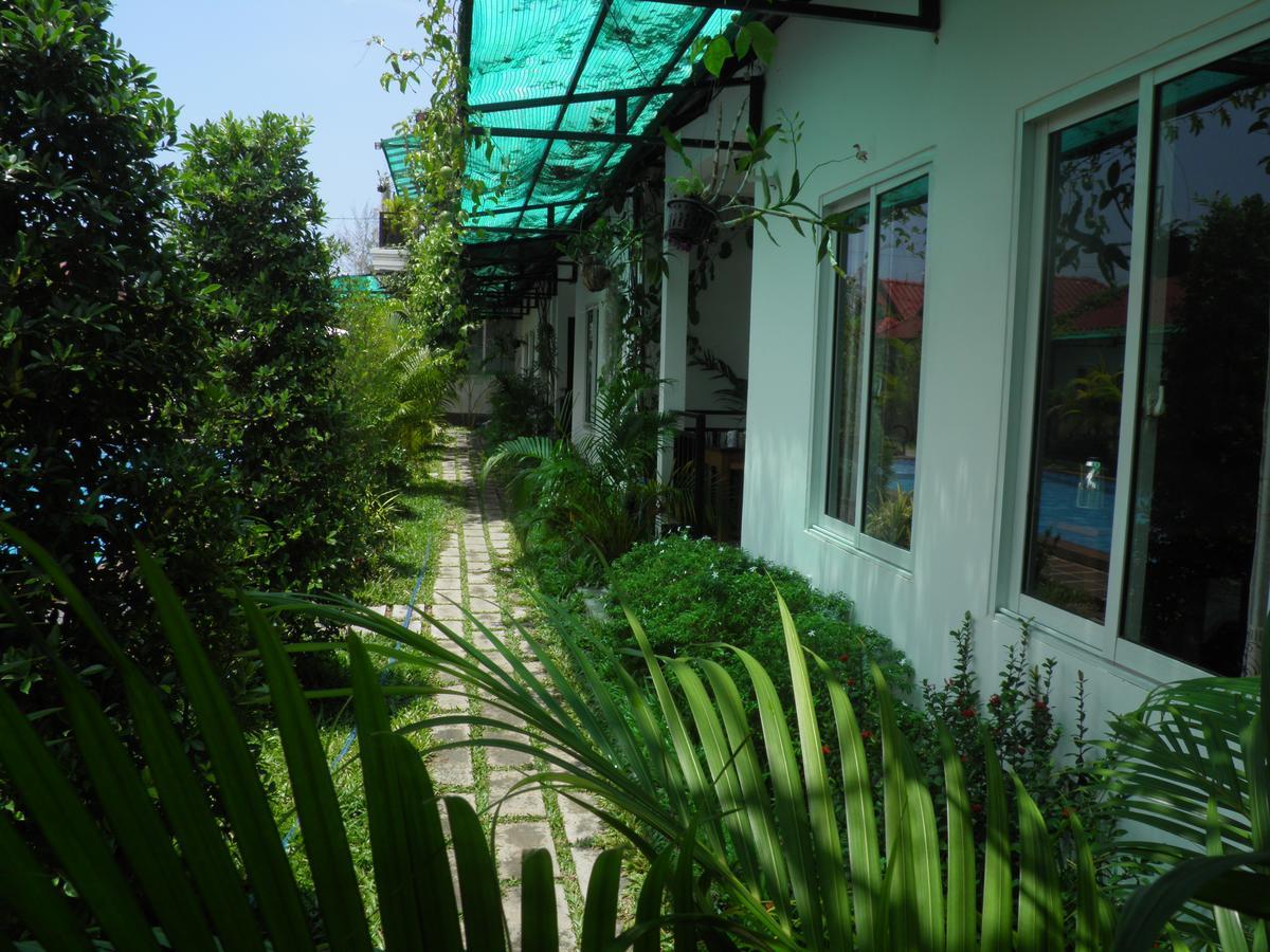 White Boutique Hotel And Residences Сиануквиль Экстерьер фото