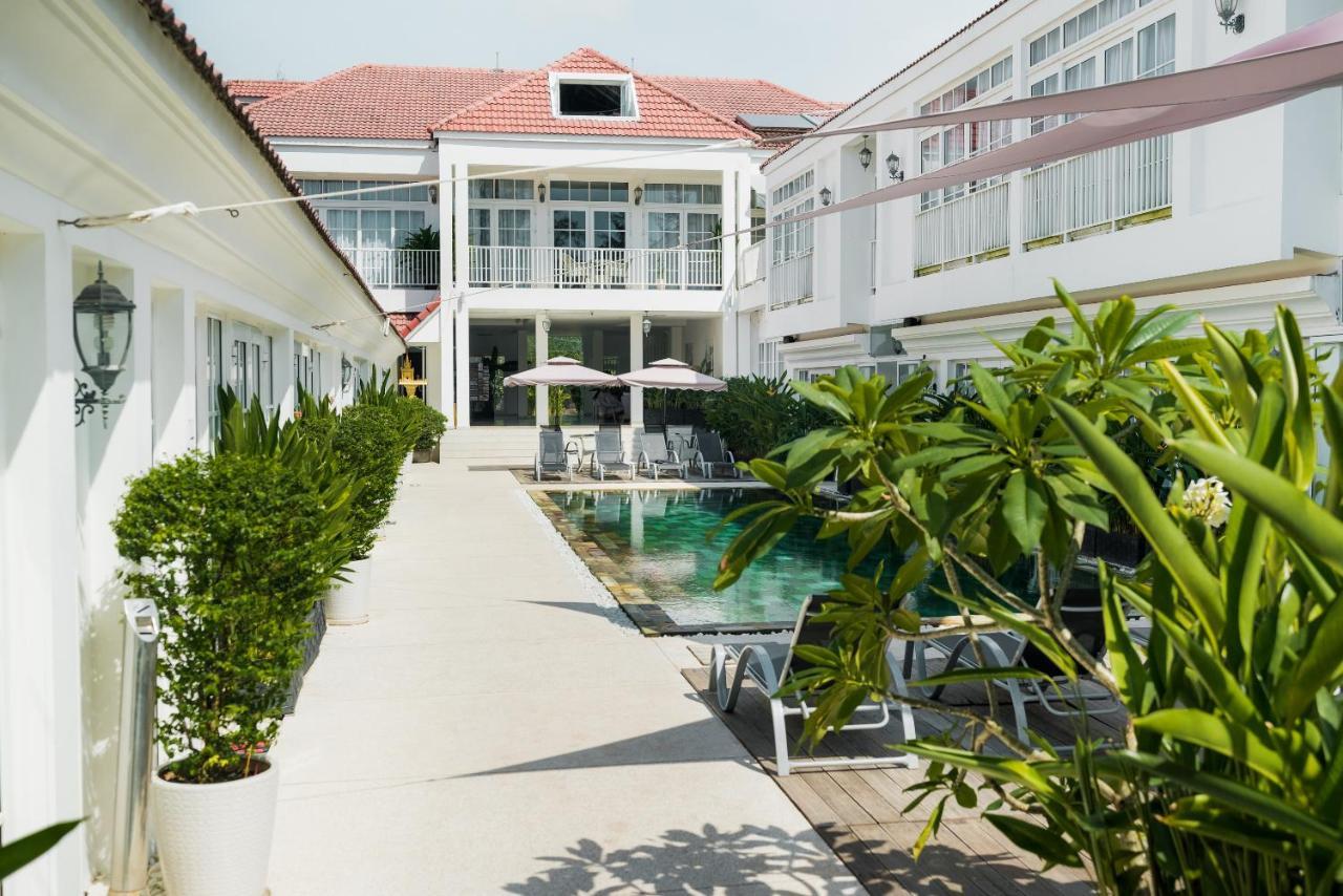 White Boutique Hotel And Residences Сиануквиль Экстерьер фото