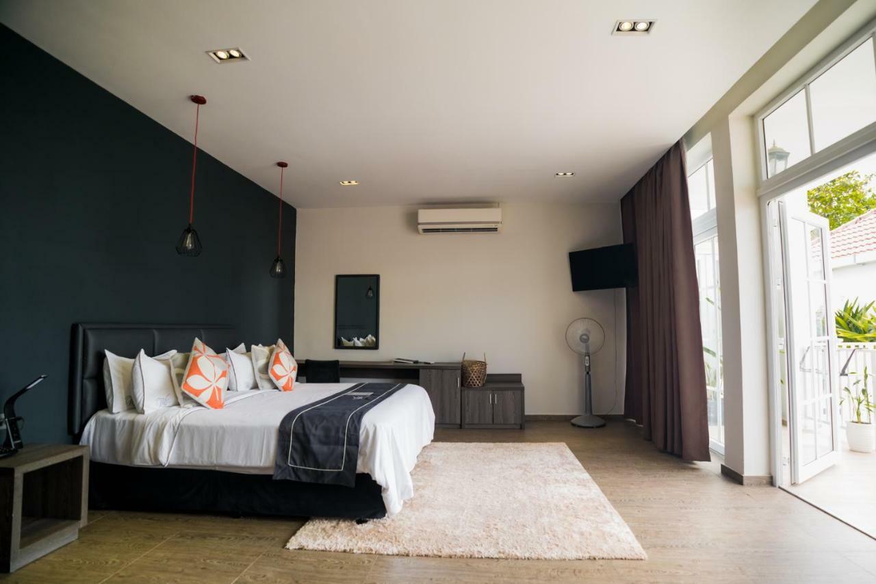 White Boutique Hotel And Residences Сиануквиль Номер фото